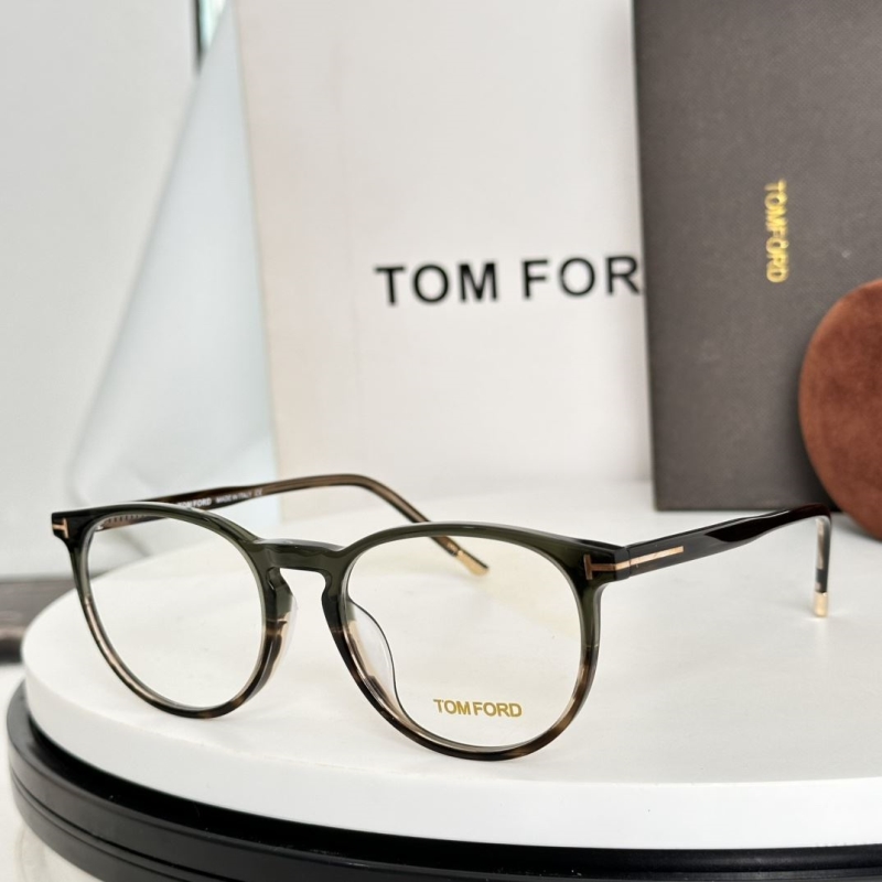 TOM FORD